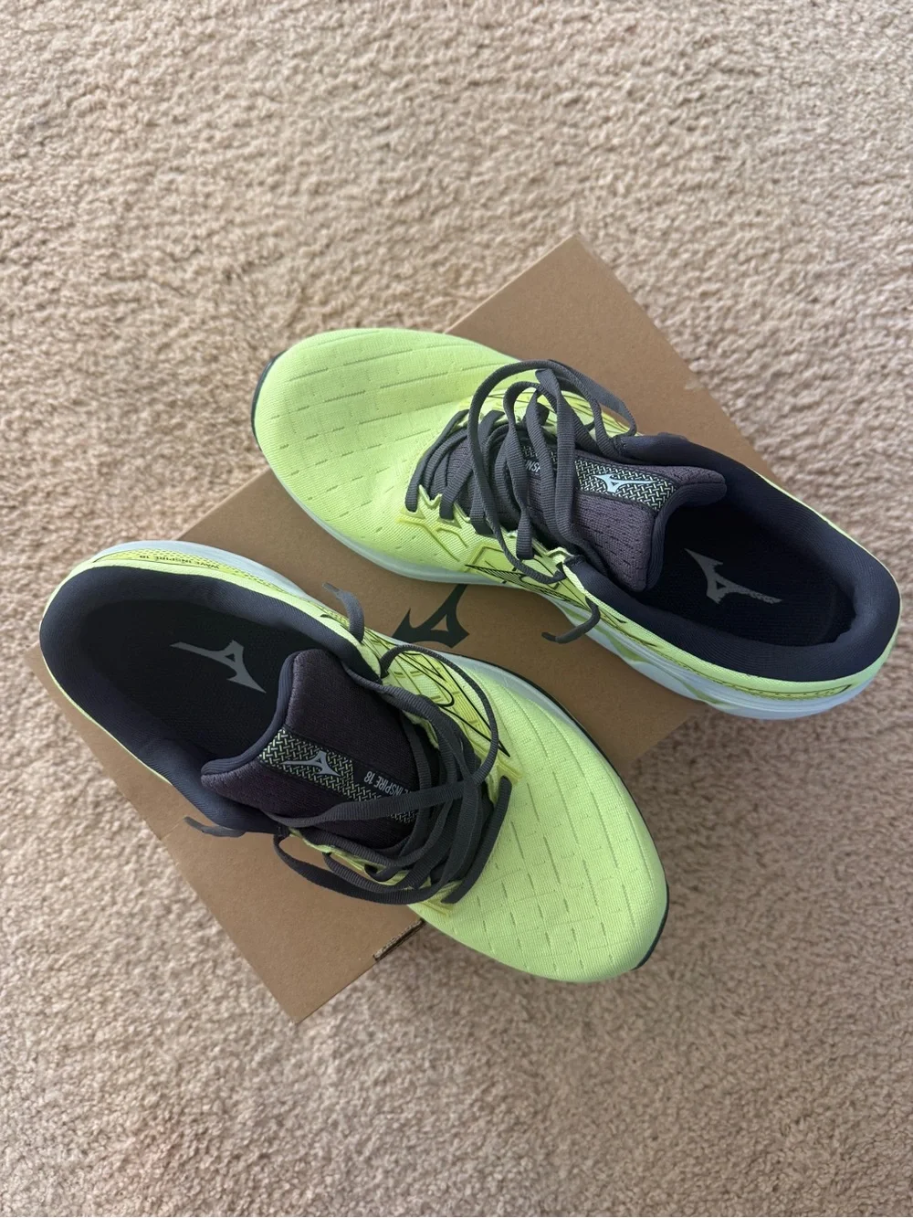 Mizuno Wave Inspire 18 Neon Lime/Black Running Shoes